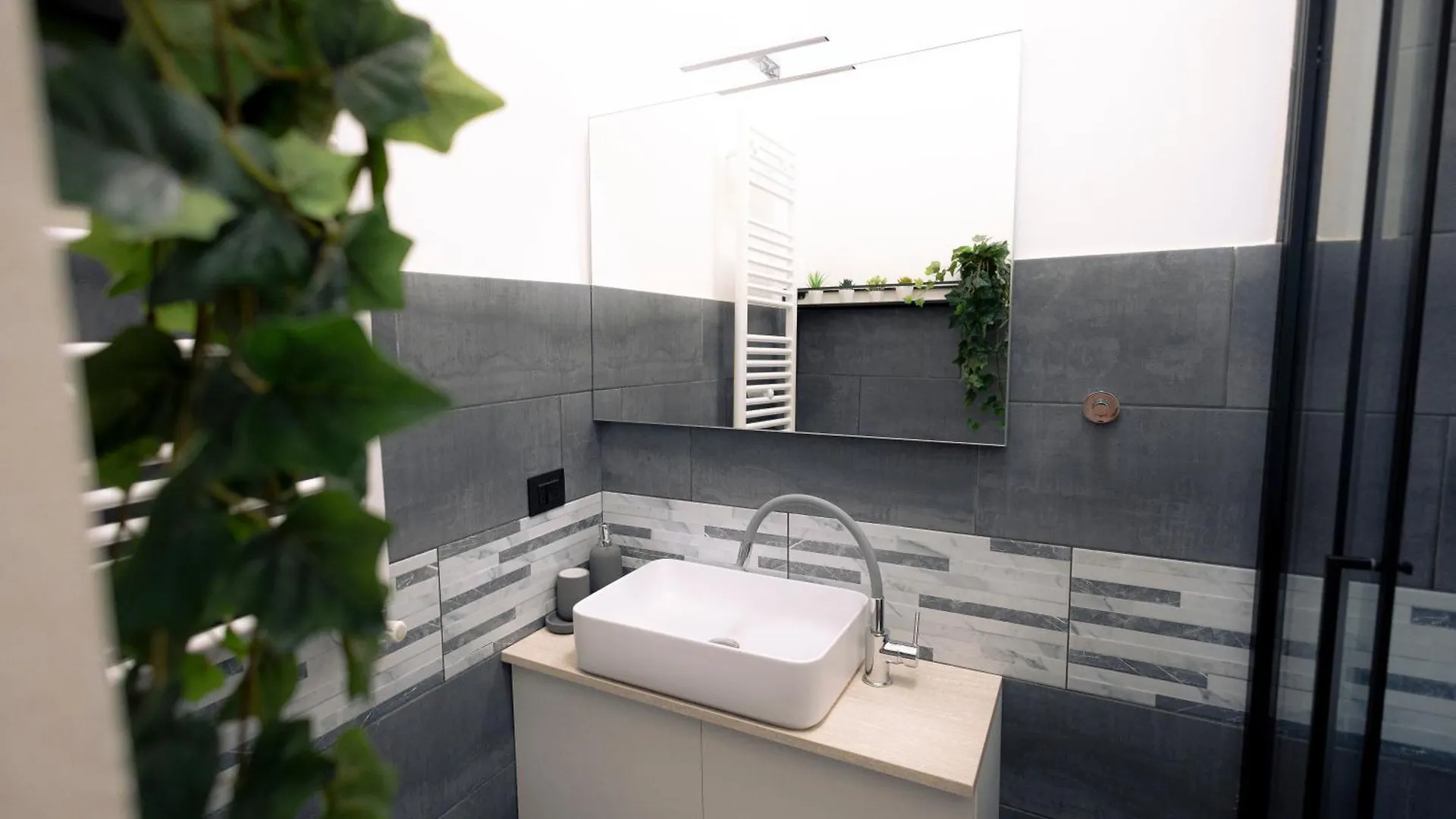 The Keith Haring Room - Private Bedroom Milano